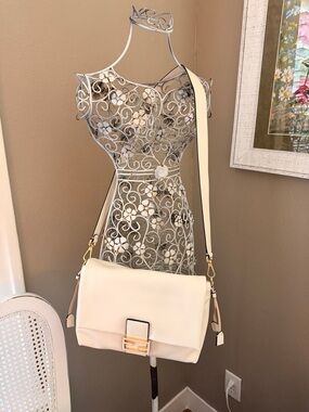 Cream Genuine Leather Medium Mamma Baguette with Gold Hardware